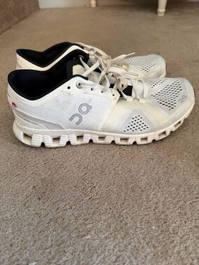 On Running White Athletic Running Shoes with Black Lining